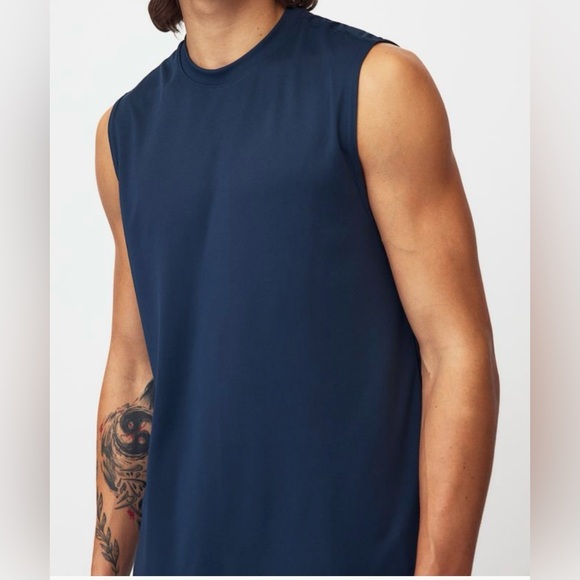 H&M Regular-Fit Sport Tank Top 2 Pack. - Picture 8 of 10